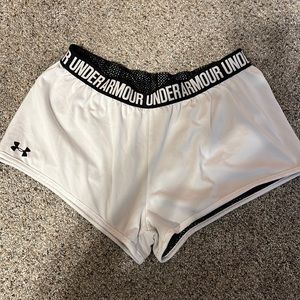 Reversible, black/white under armor shorts, size large